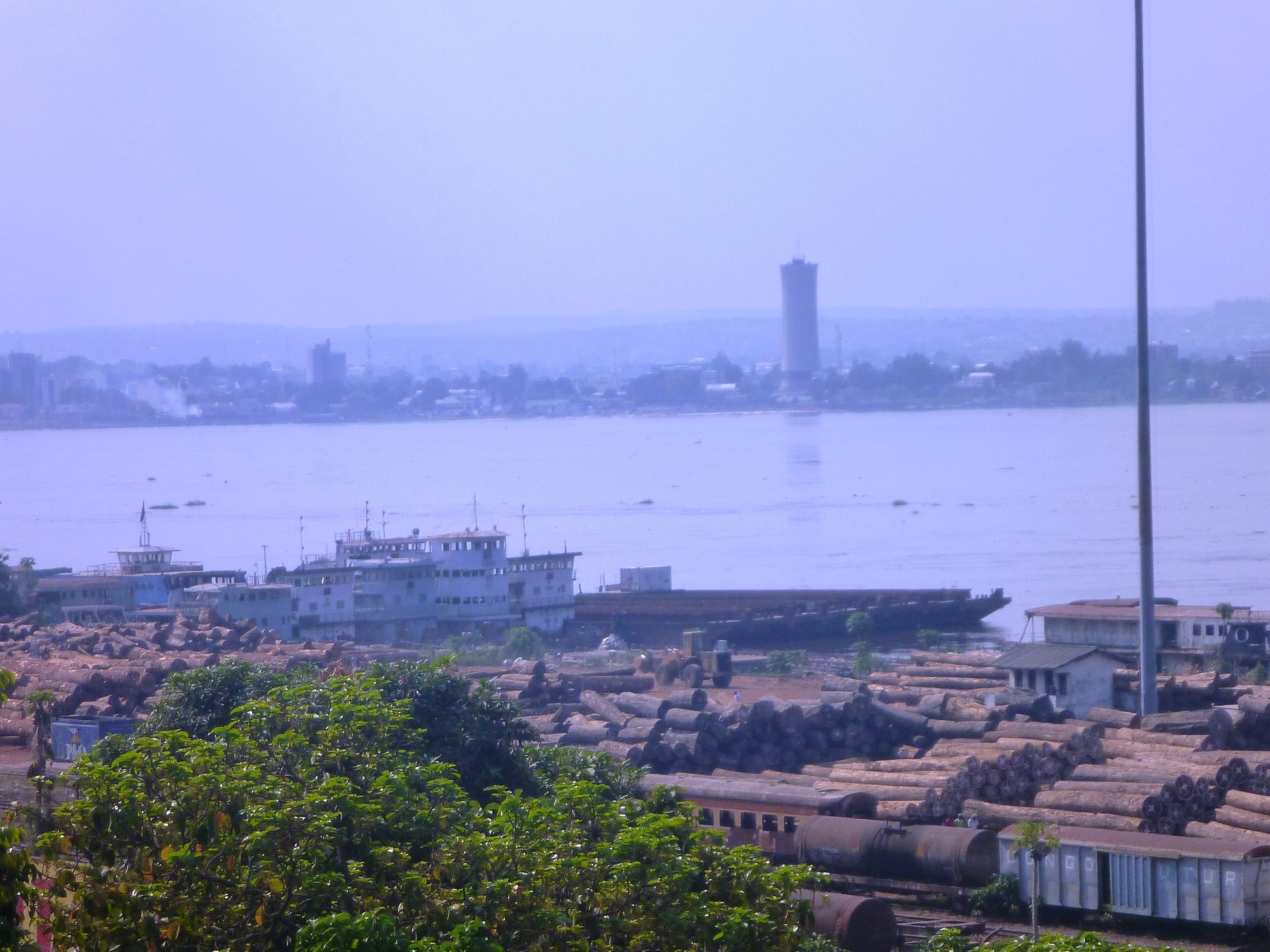 Préparer un départ depuis Kinshasa ou Brazzaville sans y laisser son salaire